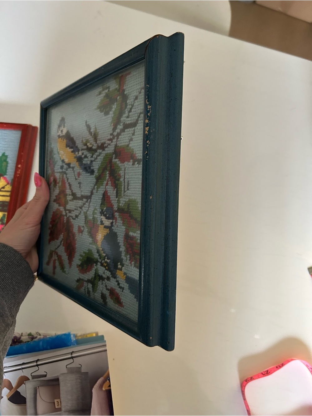 Charming Vintage Framed Bird Needlepoint in Blue, Yellow, Red, Green - Picture 4 of 5